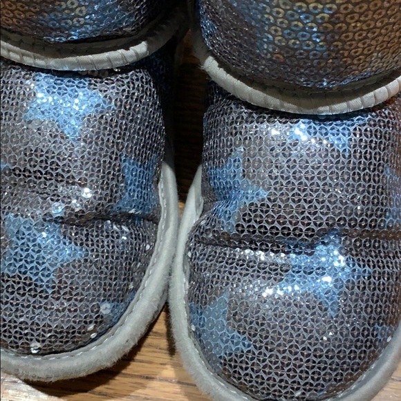 Girls Sequence Uggs - Picture 2 of 6